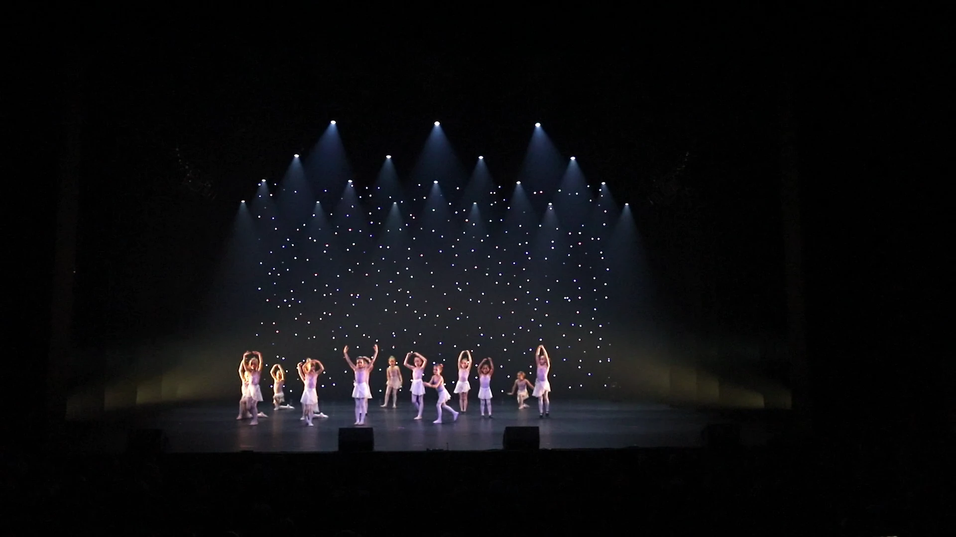 Beeld uit het optreden Klassiek Ballet 6-9 jaar tijdens The Magic of Dance