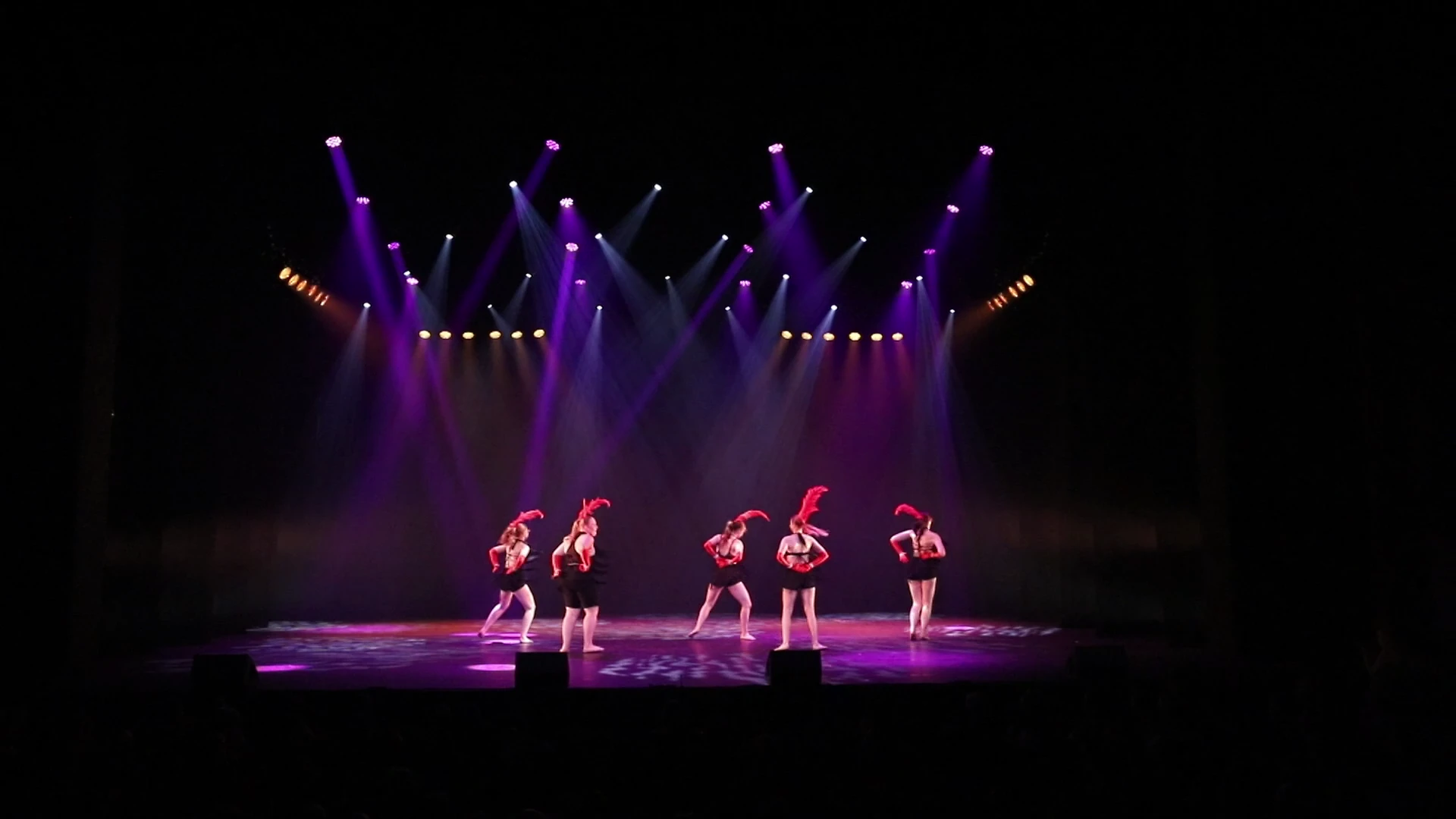 Beeld uit het optreden PopShowMusical 15+ tijdens The Magic of Dance