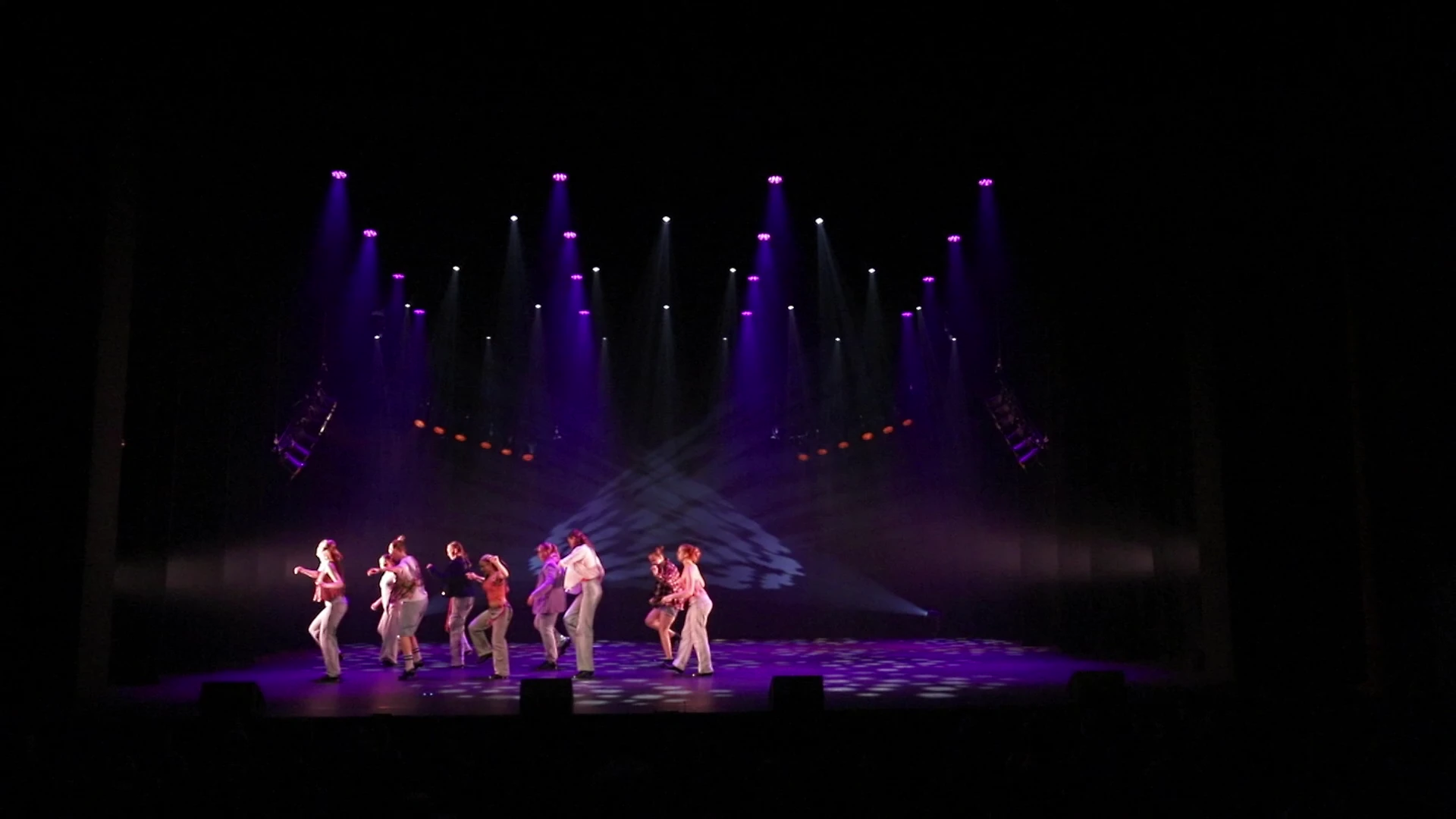 Beeld uit het optreden Tapdance gevorderd tijdens The Magic of Dance