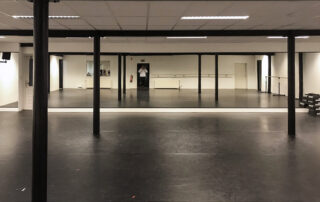 Zaal 1 - 11 meter spiegelwand